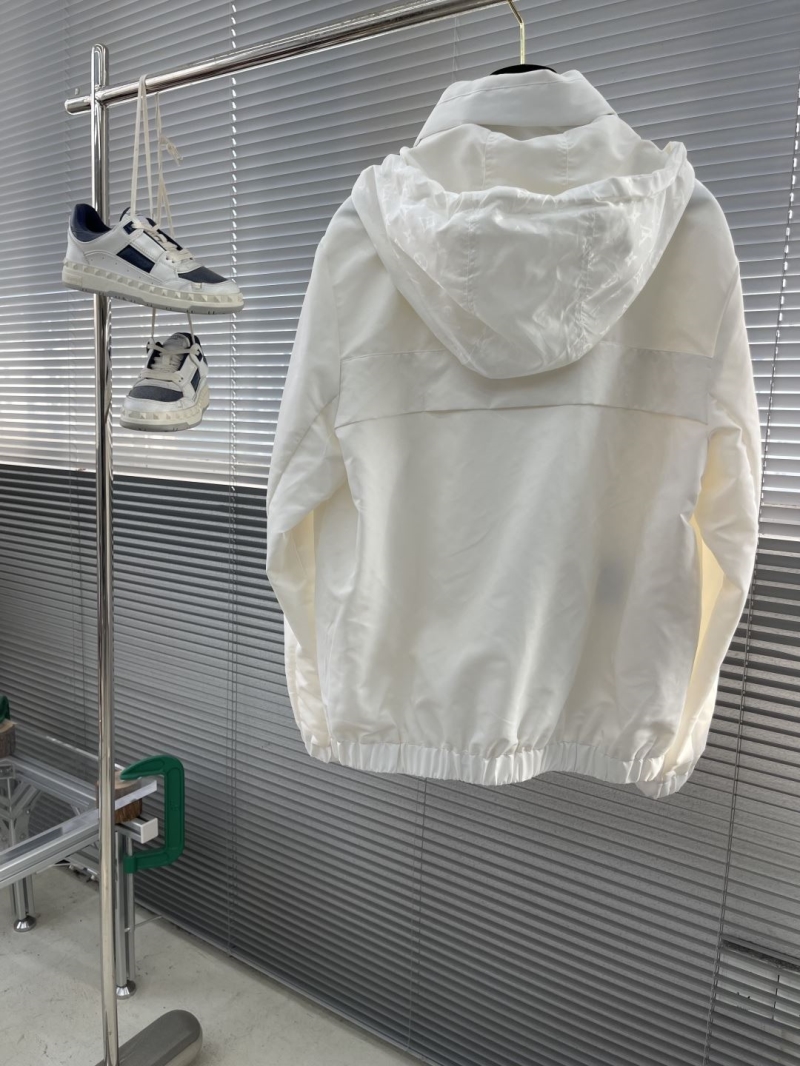 l0vis Vvtt0n outwear